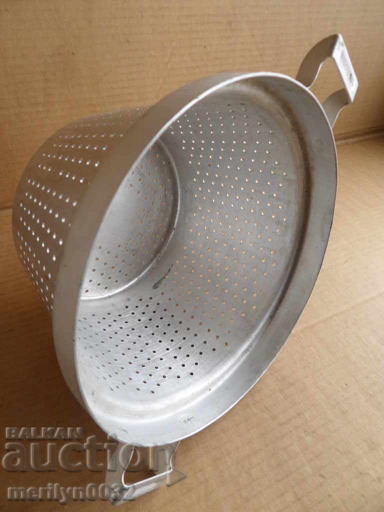 Aluminum griddle bowl strainer - 7 Aluminum griddle bowl strainer - 7