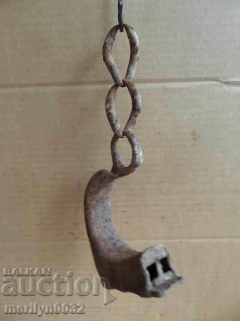 Auction Part of hand-forged bukai with wrought iron key shackles Auction Part of hand-forged bukai with wrought iron key shackles