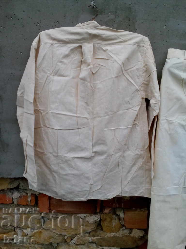 Delivery of Old artisan clothes