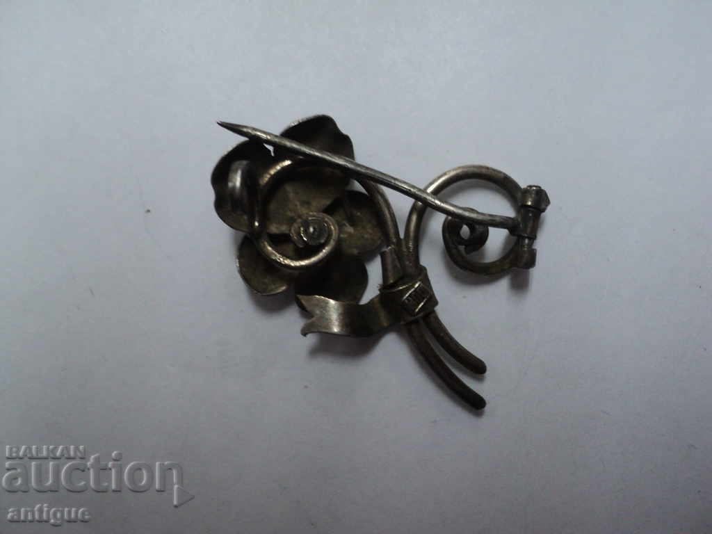 СРЕБЪРНА БРОШКА с цена 10.00 лв. | € 5.11 СРЕБЪРНА БРОШКА с цена 10.00 лв. | € 5.11