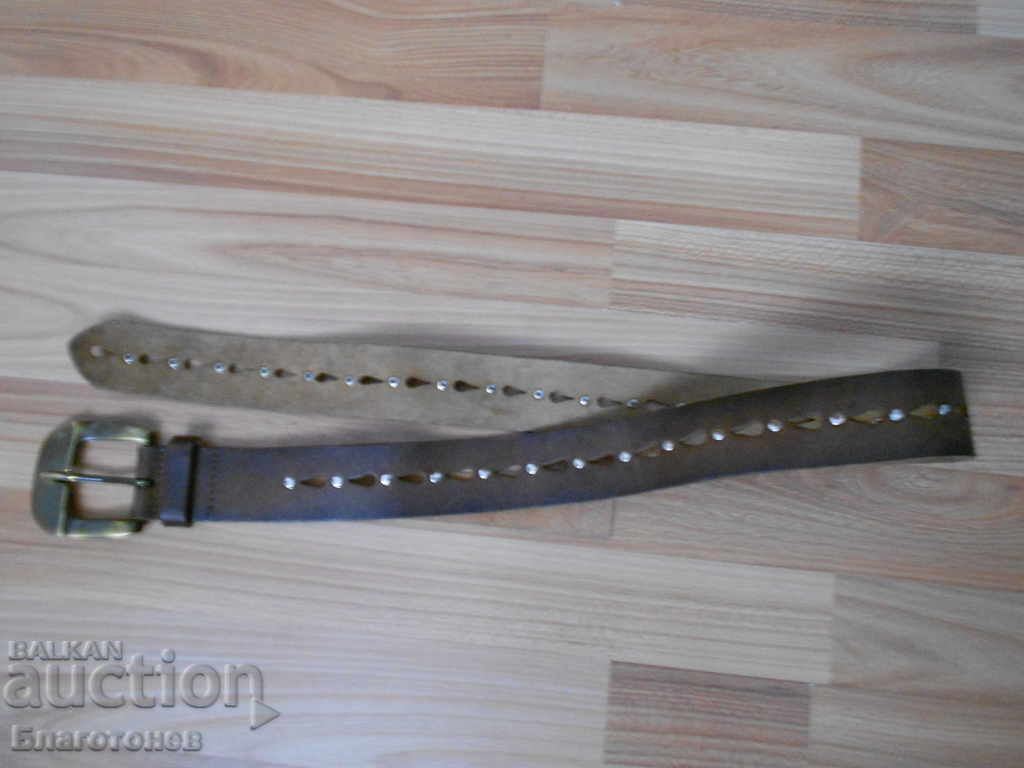 A leather belt - 5