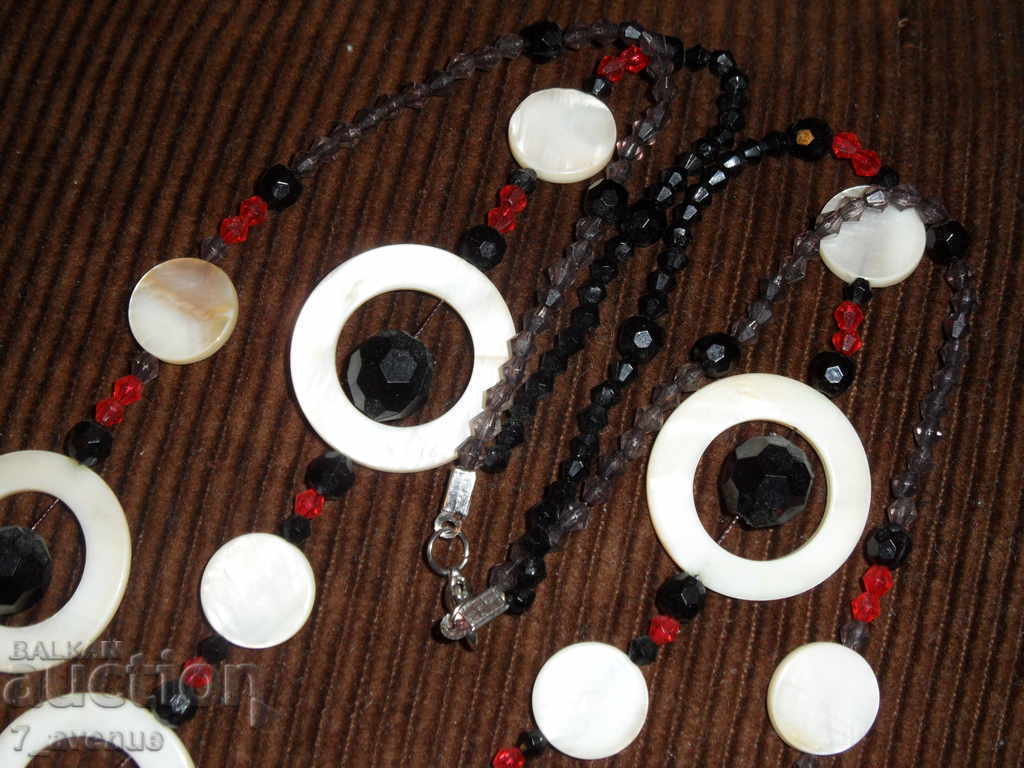 COLLEGE - mother of pearl, 60-68 cm with price 9.99 BGN | € 5.11 COLLEGE - mother of pearl, 60-68 cm with price 9.99 BGN | € 5.11