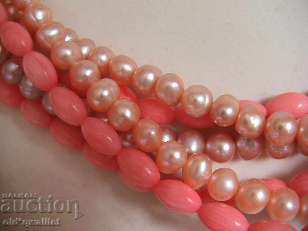 Auction Stylish, very delicate 6-row necklace of pink Corals and Pearls Auction Stylish, very delicate 6-row necklace of pink Corals and Pearls