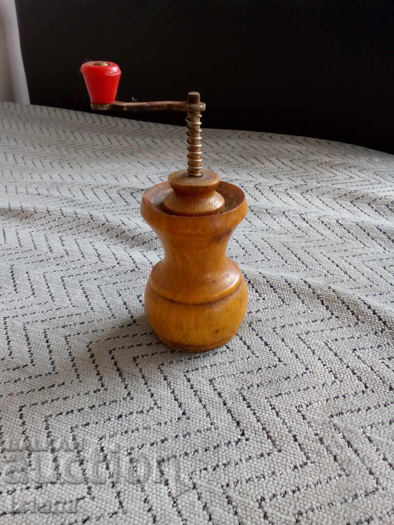 Auction Grinder, a pepper mill Auction Grinder, a pepper mill
