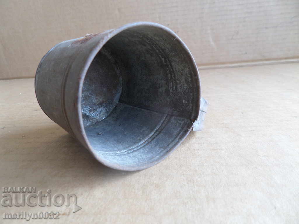 Auction  An old measure of liquor can water alcohol beer beer wine brandy