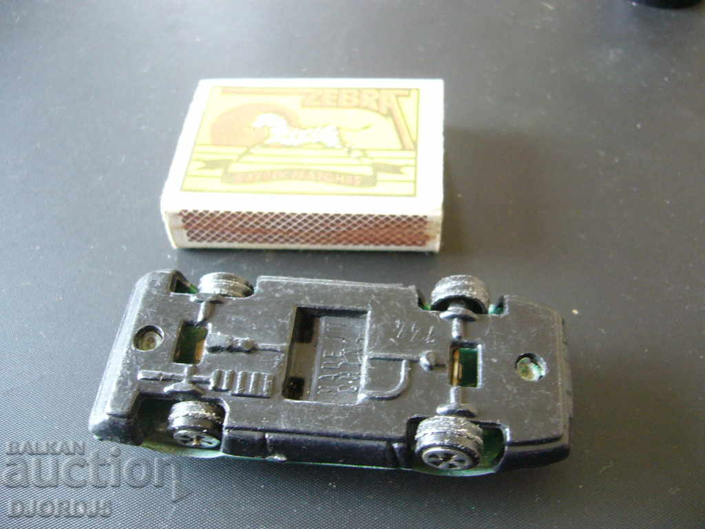 Delivery of An old metal stroller