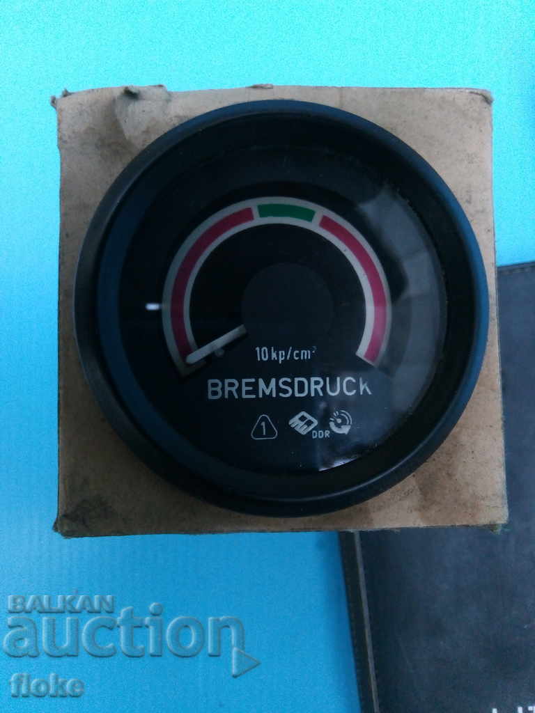 Old car, truck with price 25.00 BGN | € 12.78 Old car, truck with price 25.00 BGN | € 12.78