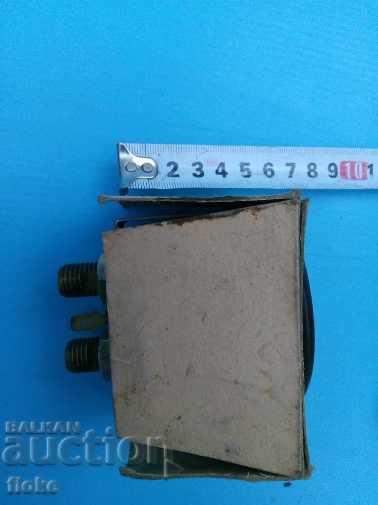 Delivery of Old car, truck Delivery of Old car, truck