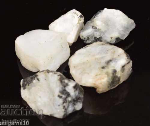 612 carat moon stone lot 5 pieces with price 89.99 BGN | € 46.01 612 carat moon stone lot 5 pieces with price 89.99 BGN | € 46.01