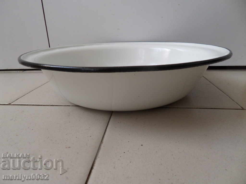 Enamelled salt basin, basin, enameled vessel, USSR with price 18.00 BGN | € 9.20 Enamelled salt basin, basin, enameled vessel, USSR with price 18.00 BGN | € 9.20