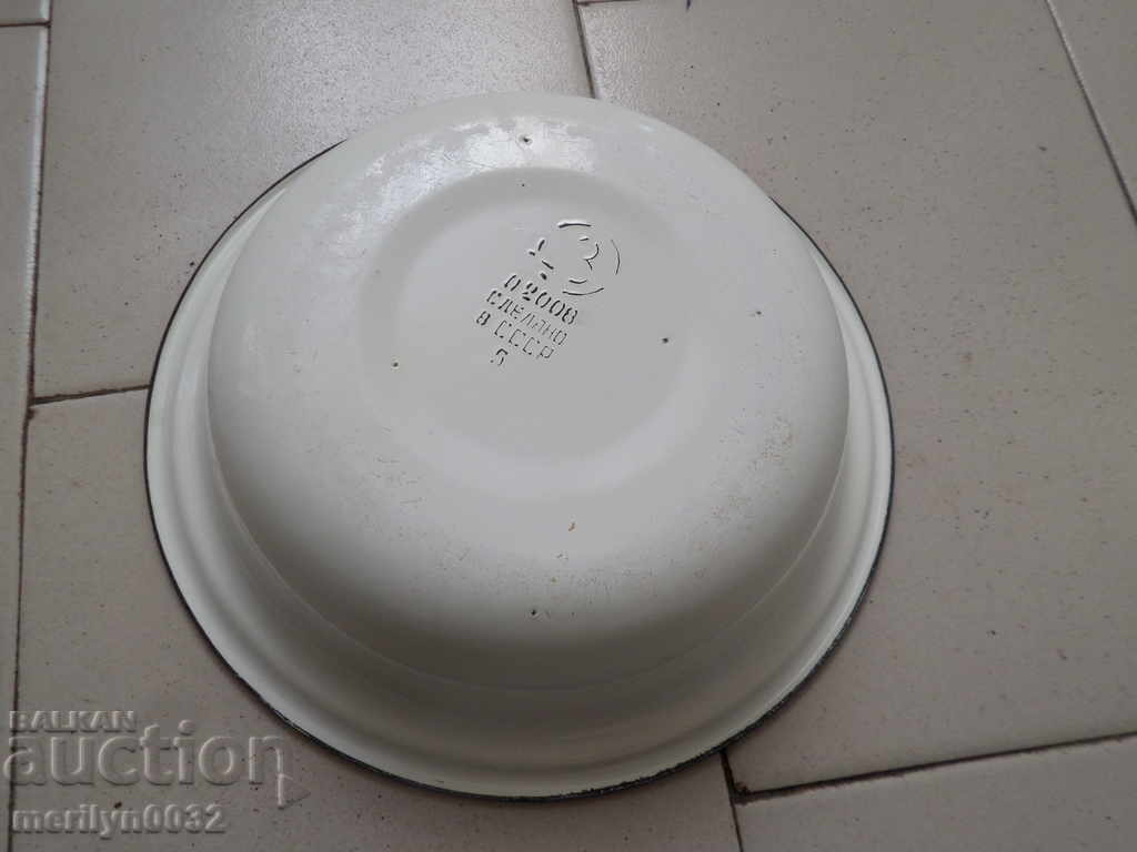 Enamelled salt basin, basin, enameled vessel, USSR with price 26.00 BGN | € 13.29 Enamelled salt basin, basin, enameled vessel, USSR with price 26.00 BGN | € 13.29