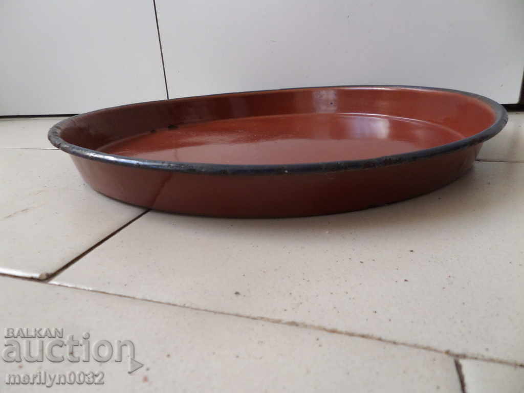 Enamelled tray, tray, enamel vessel 1946 with price 25.00 BGN | € 12.78 Enamelled tray, tray, enamel vessel 1946 with price 25.00 BGN | € 12.78
