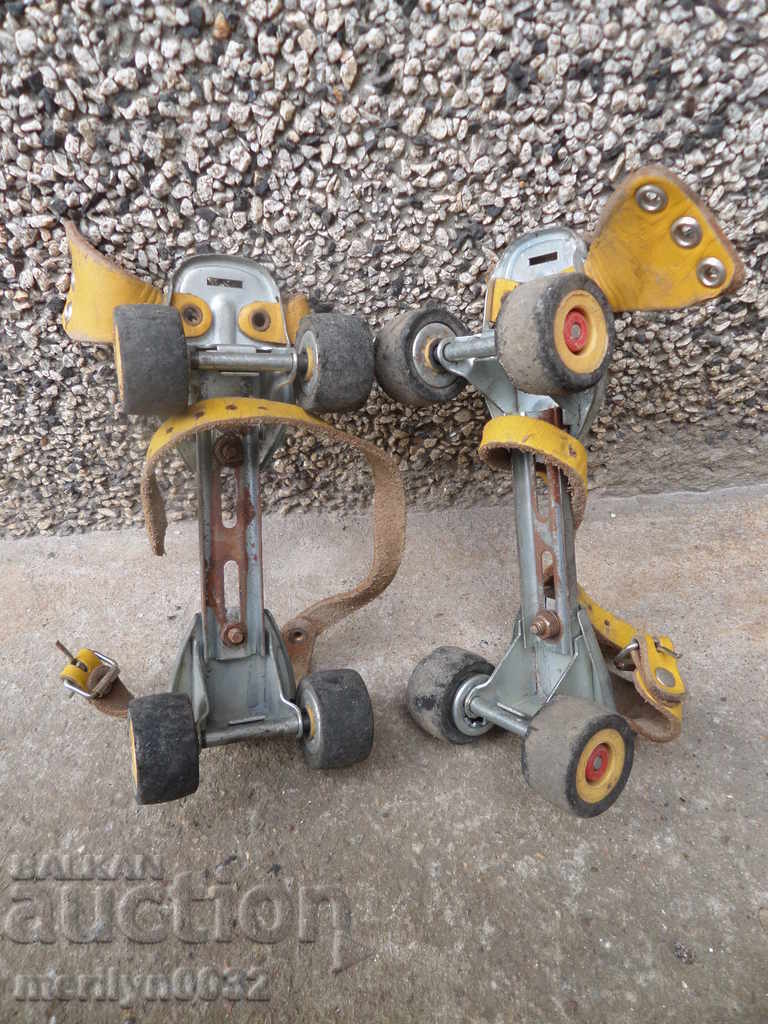 Delivery of Soca roller skates, children's toy, sports attribute Delivery of Soca roller skates, children's toy, sports attribute