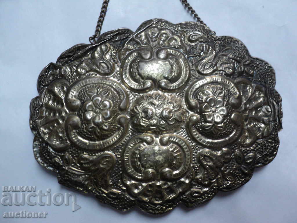 Delivery of OLIVE SILVER WINDOW WALL. Delivery of OLIVE SILVER WINDOW WALL.