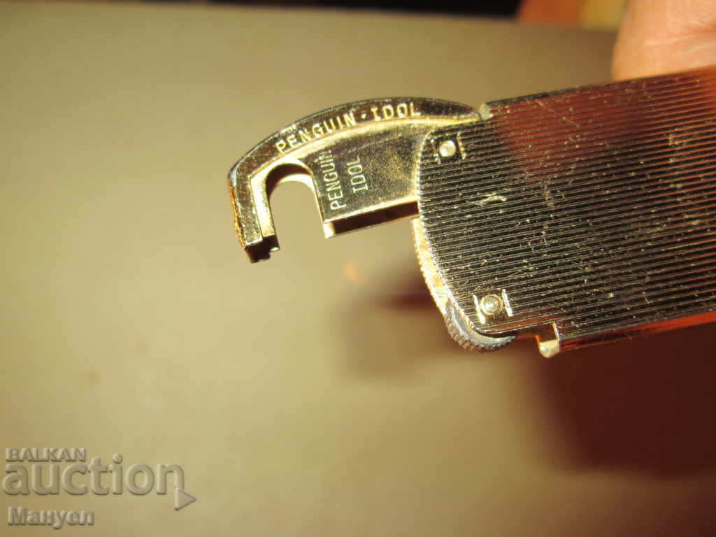 I sell old lighter "PENGUIN-IDOL" .RRRRRRRRRRRRRR - 6 I sell old lighter "PENGUIN-IDOL" .RRRRRRRRRRRRRR - 6