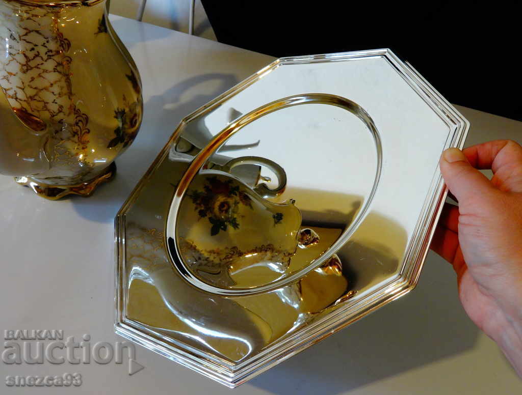 Delivery of Silver-plated bronze platter, WMF tray, 34 cm Delivery of Silver-plated bronze platter, WMF tray, 34 cm