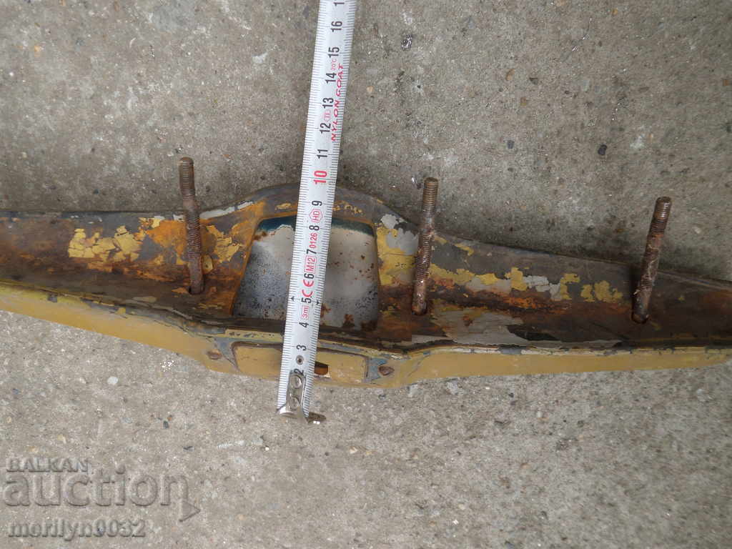 Detail of the Moskvich 403 USSR rear hatch - 6 Detail of the Moskvich 403 USSR rear hatch - 6