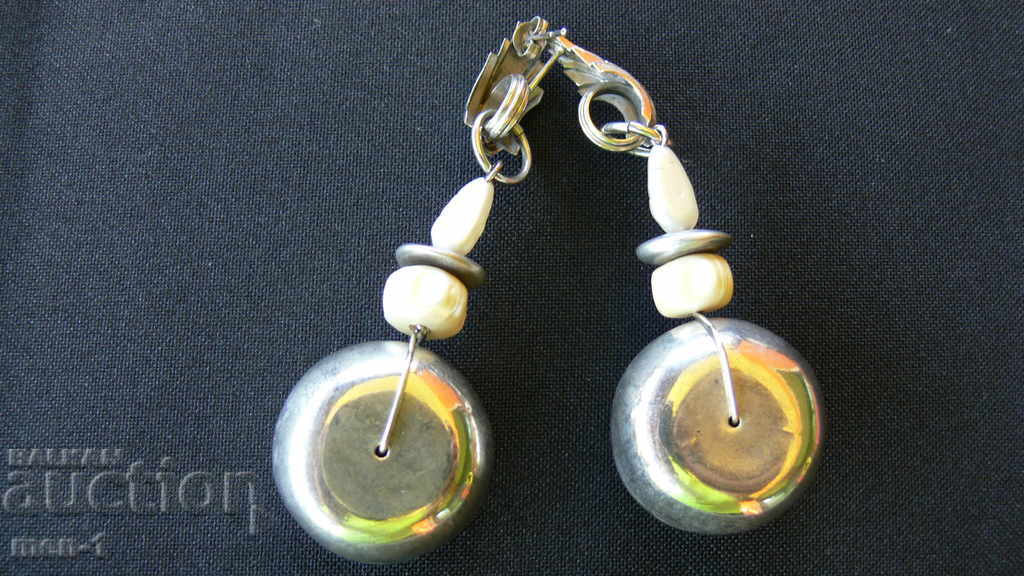 Earrings with pearls with price 5.00 BGN | € 2.56