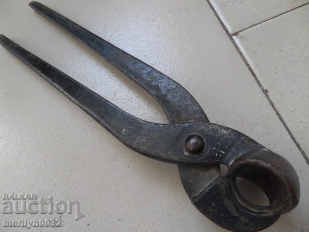 Delivery of Profiled pliers for bergamon tube early wounds, Bulgaria Delivery of Profiled pliers for bergamon tube early wounds, Bulgaria