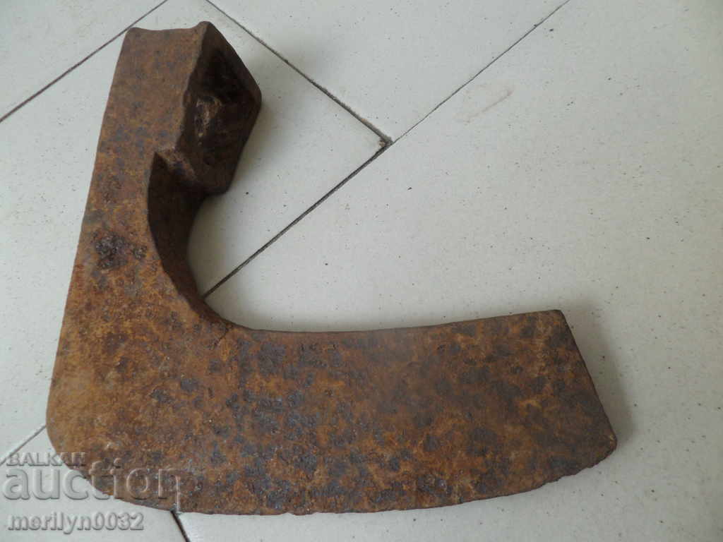 Old ax tool wrought iron pole - 7