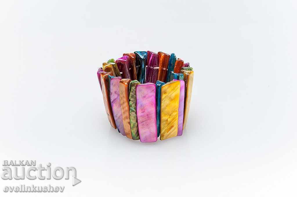 Auction Set of women's mother-of-pearl bracelets Auction Set of women's mother-of-pearl bracelets