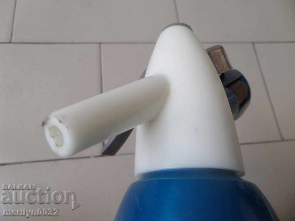 Delivery of Old siphon, soda, carbonated water, soda Delivery of Old siphon, soda, carbonated water, soda