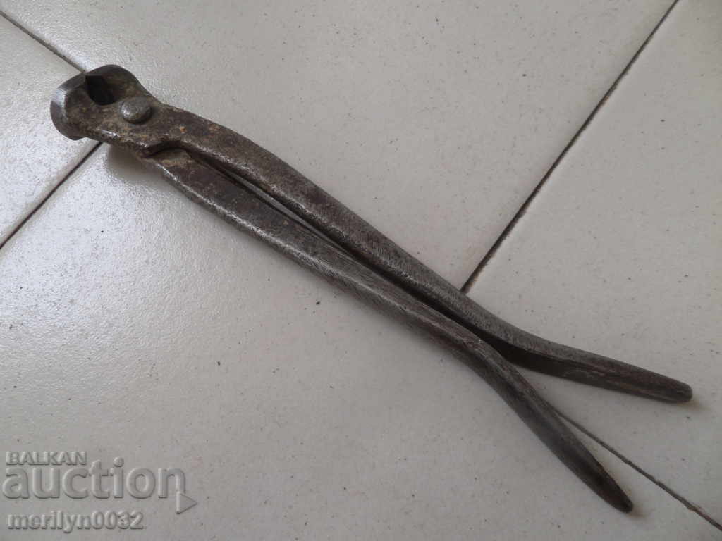 Old primitive crumpled keretten pliers - 7 Old primitive crumpled keretten pliers - 7