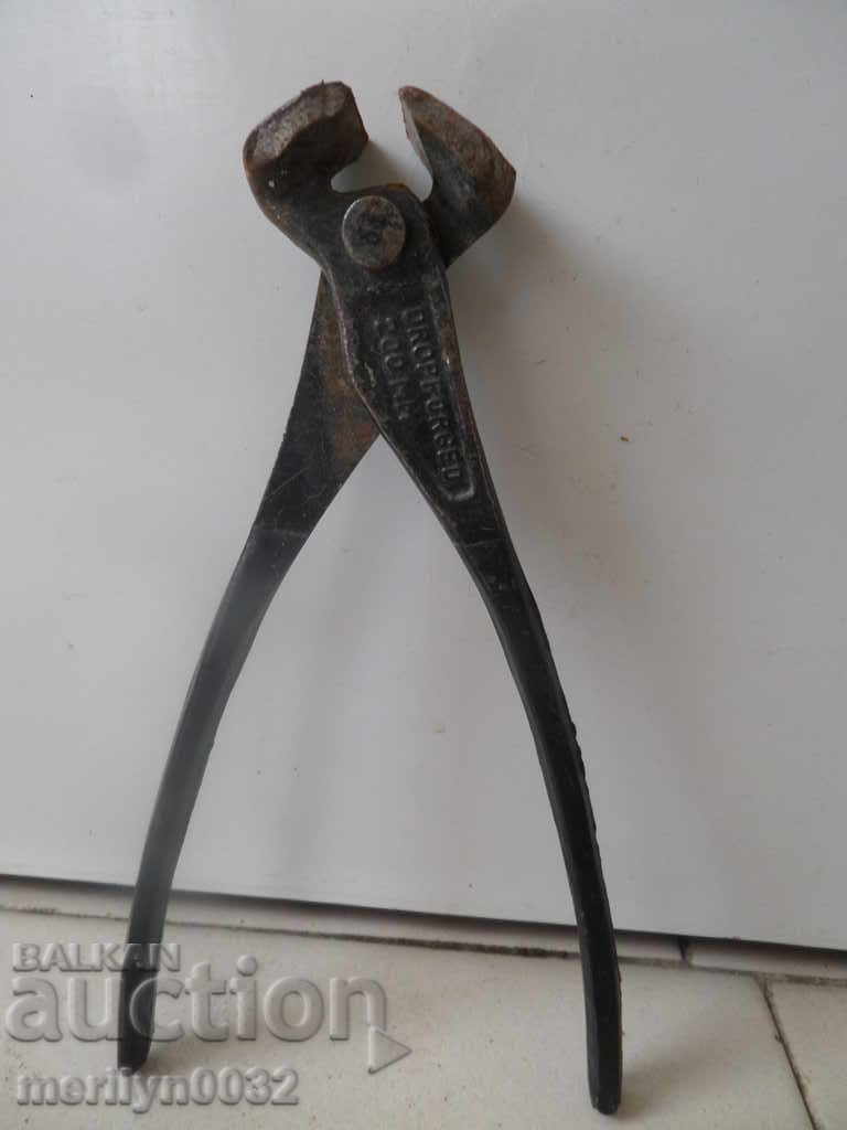 Old primitive crumpled keretten pliers - 5 Old primitive crumpled keretten pliers - 5