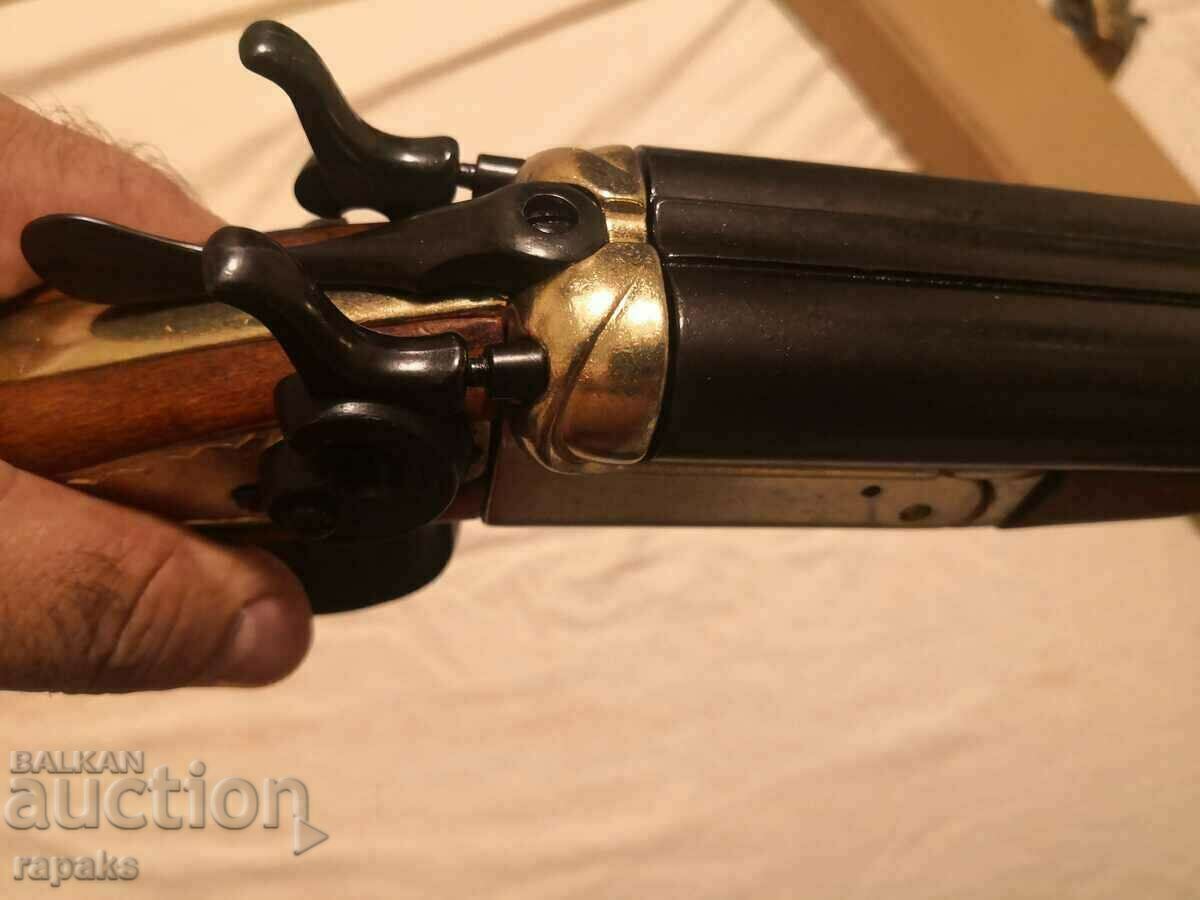 Licitație Pușcă de vânătoare scurtată cu două țevi. Replica lui ............... Licitație Pușcă de vânătoare scurtată cu două țevi. Replica lui ...............