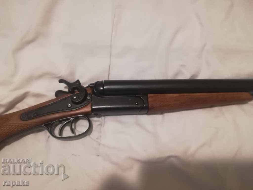 Auction  Shortened double-barreled shotgun. Replica of a "cut" rifle, shotgun
