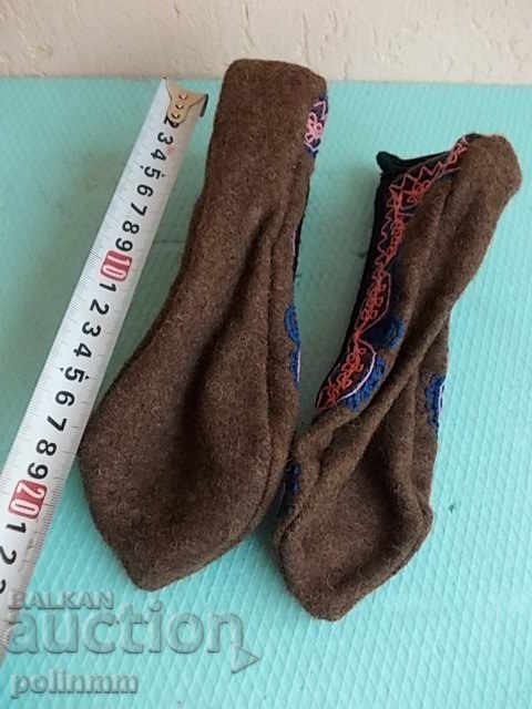 Authentic Pins - 4 with price 10.00 BGN | € 5.11 Authentic Pins - 4 with price 10.00 BGN | € 5.11