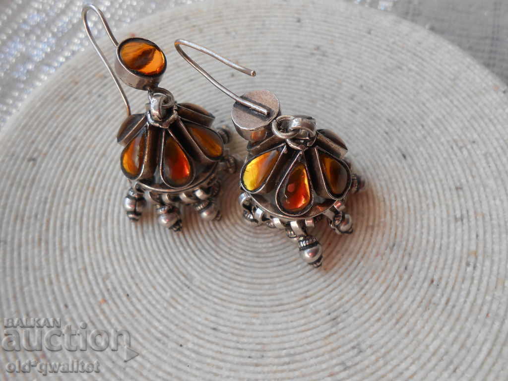 Delivery of Beautiful old massive heavy attractive earrings