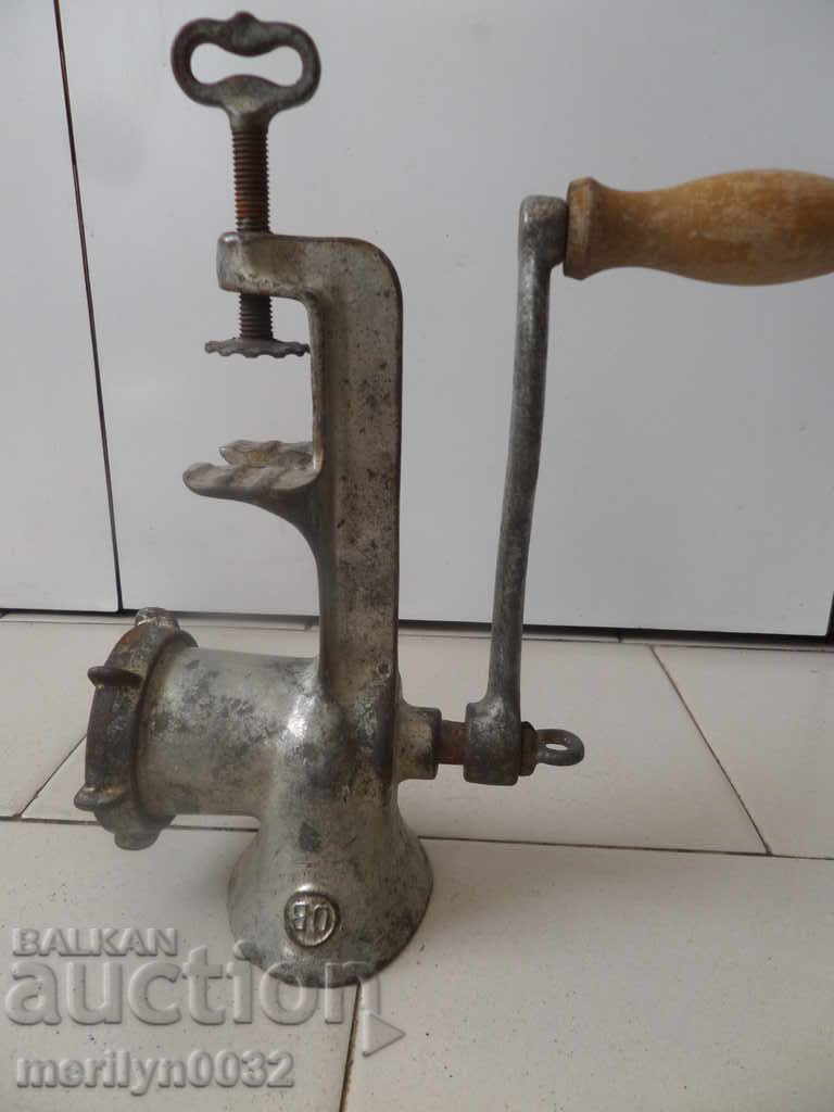 Παράδοση Παλιά μηχανή για να αλέσει την μηχανή κοπής κιμά Παράδοση Παλιά μηχανή για να αλέσει την μηχανή κοπής κιμά