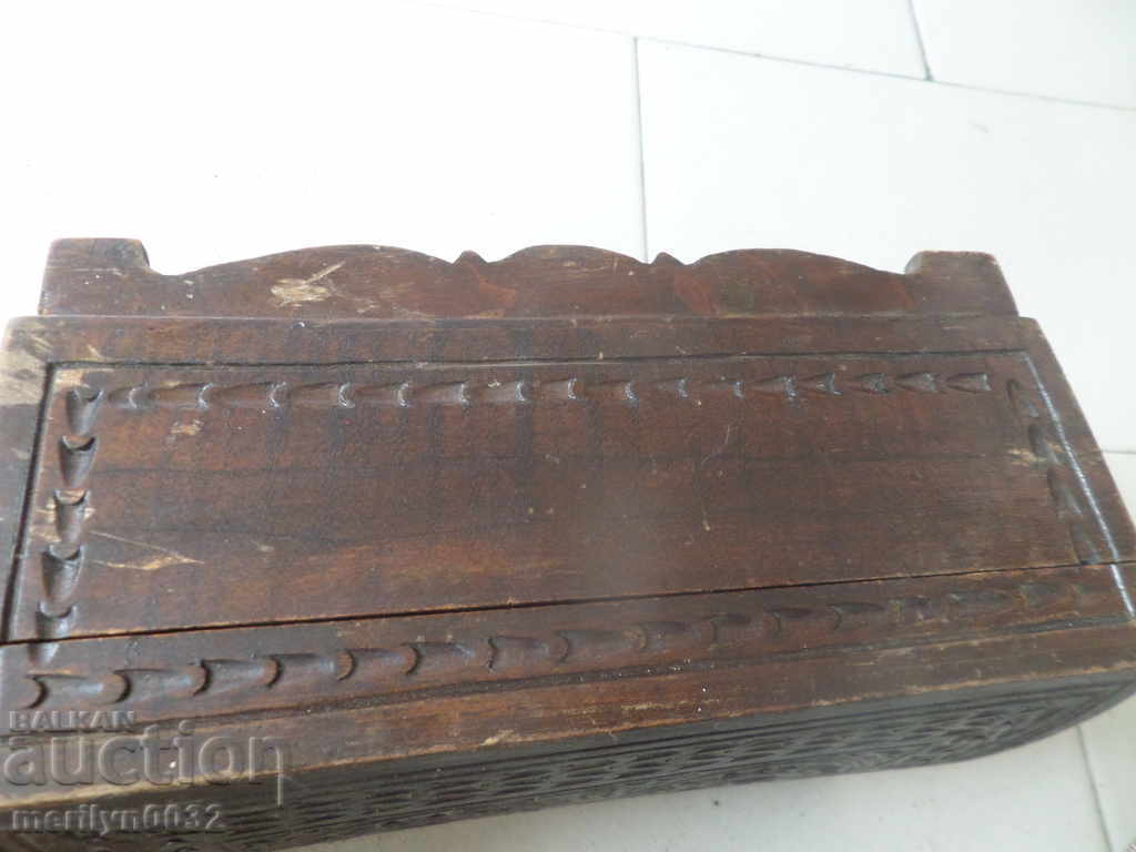 Доставка на Кутия с дърворезба нач на ХХ век дървения УНИКАТ бижу Доставка на Кутия с дърворезба нач на ХХ век дървения УНИКАТ бижу