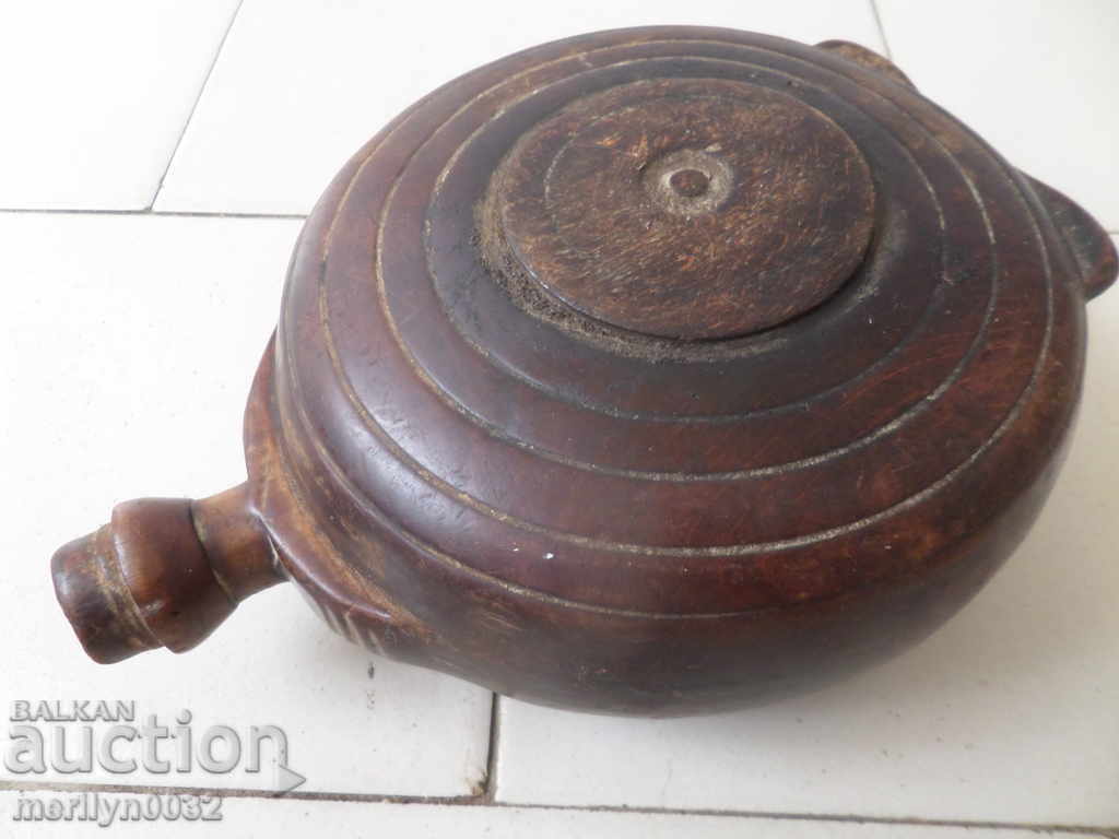 Delivery of Old wooden vase, wooden bucket, wooden beetle Delivery of Old wooden vase, wooden bucket, wooden beetle