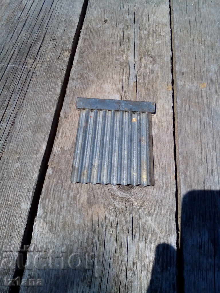 Auction Curly knife Auction Curly knife