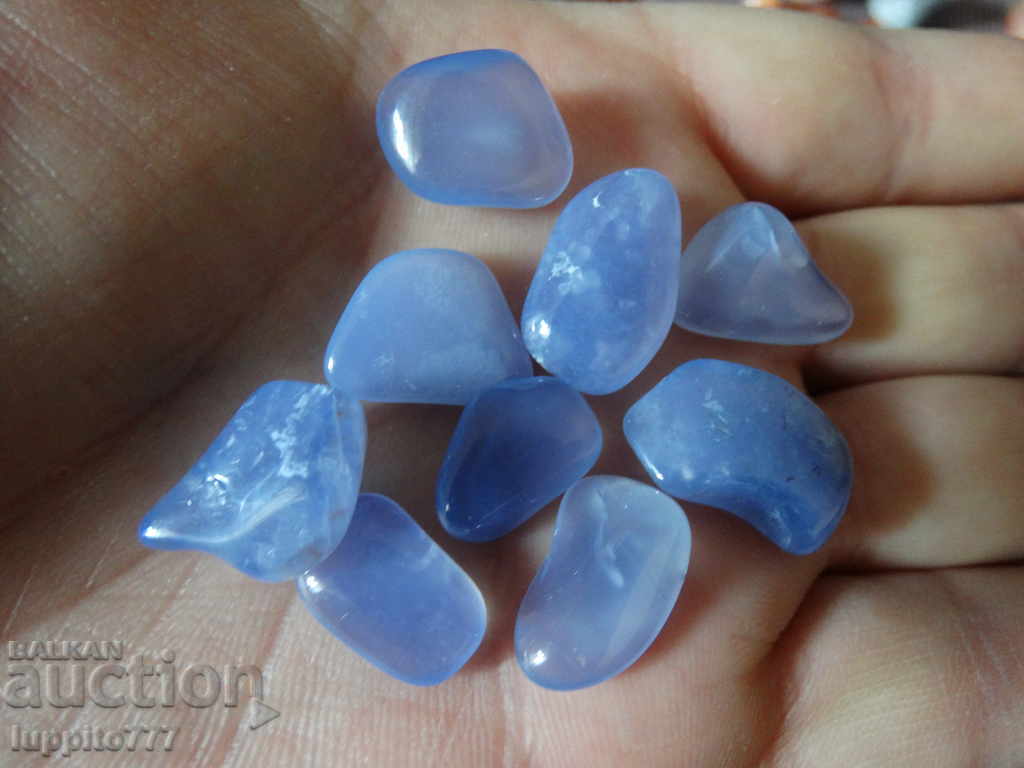 Licitație 53 de grame de safirină de 265 de carate Licitație 53 de grame de safirină de 265 de carate