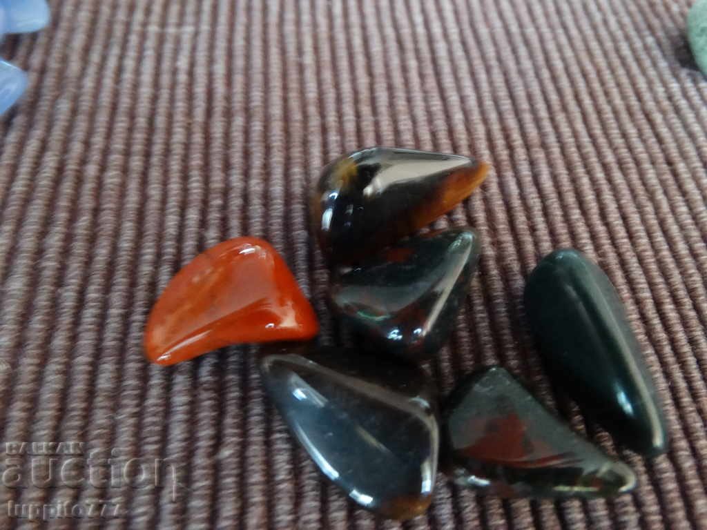 Auction 70 grams of 350 carat seedlings Auction 70 grams of 350 carat seedlings