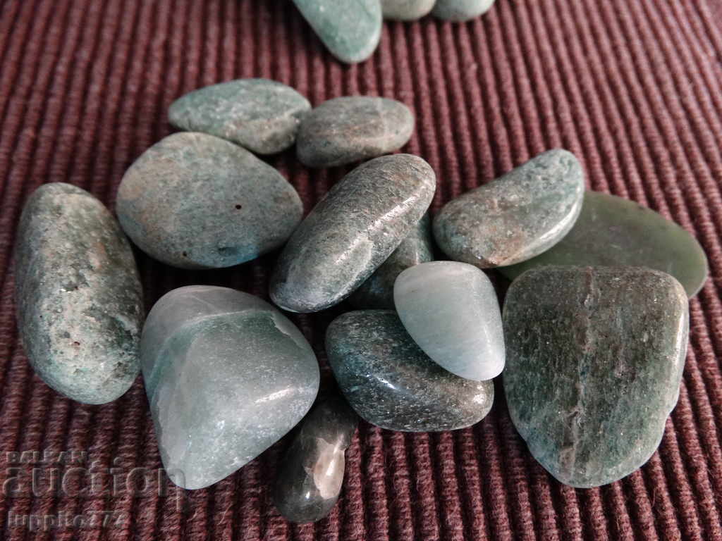 Auction 120 grams 600 carats green adventurer Auction 120 grams 600 carats green adventurer