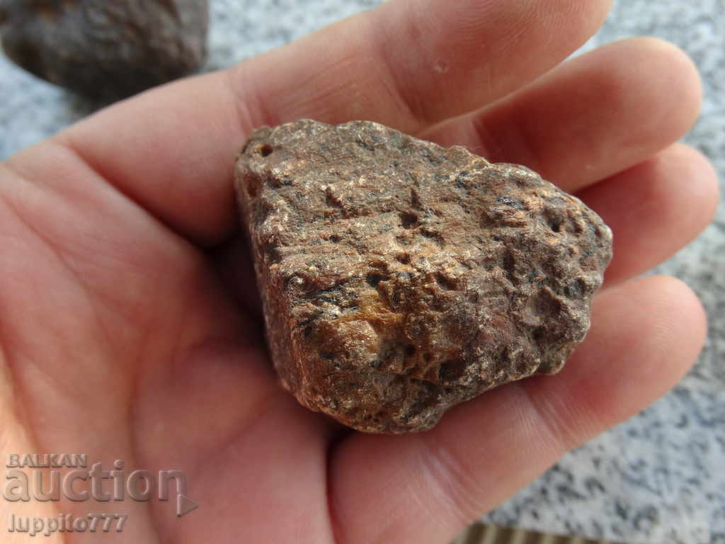 100 grams of natural corundum with price 49.99 BGN | € 25.56