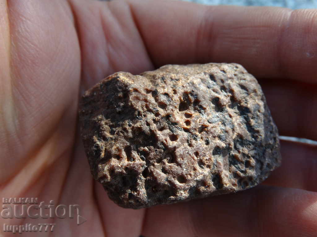 Auction  100 grams of natural corundum