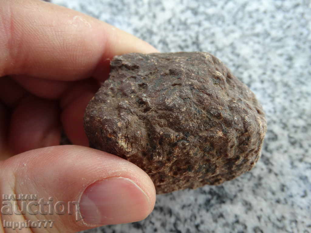 100 grams of natural corundum