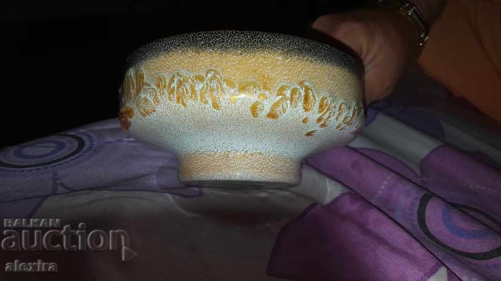 Delivery of a beautiful copper or bronze ornament bowl Delivery of a beautiful copper or bronze ornament bowl