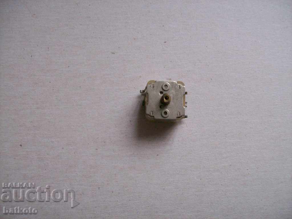 Variable capacitor for transistor radio receiver