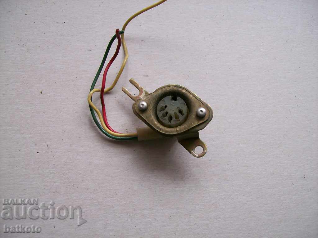 Socket for radiolamp