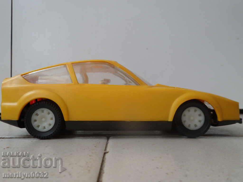 Auction  Soy toy, car, cart, truck
