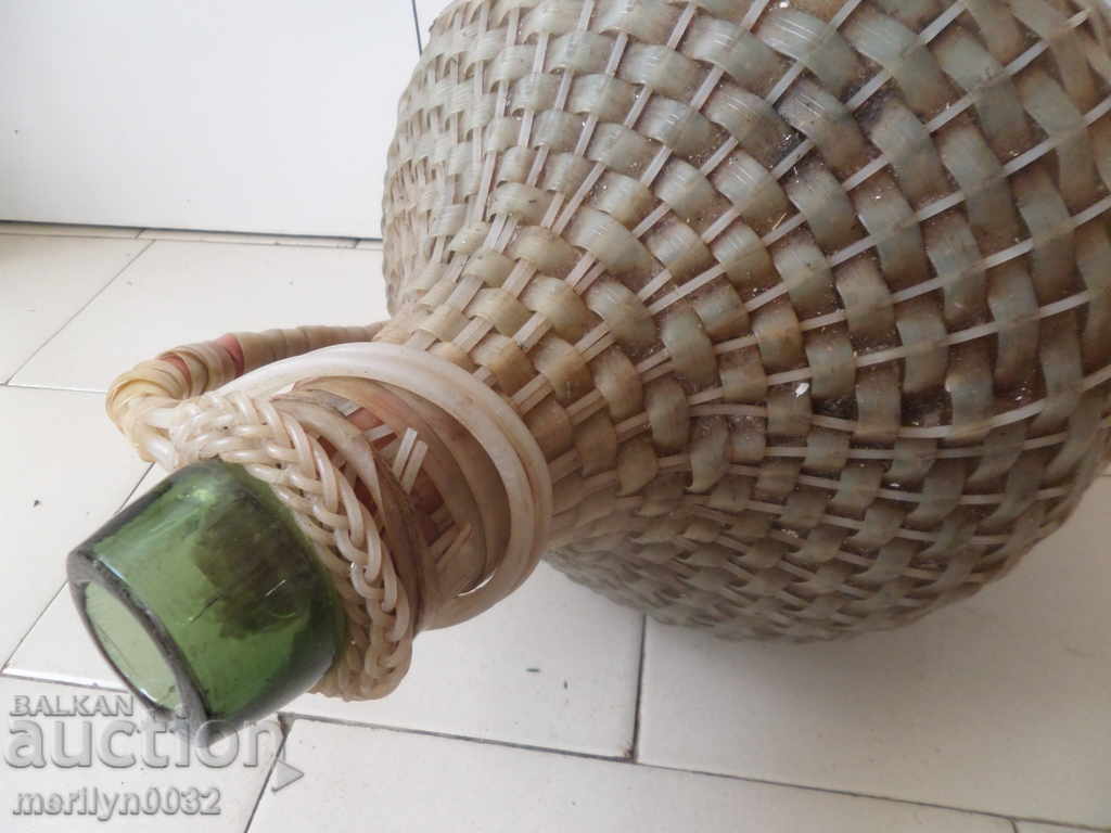 Auction An old glass bottle of damagan bash wine bottle for the brandy container Auction An old glass bottle of damagan bash wine bottle for the brandy container