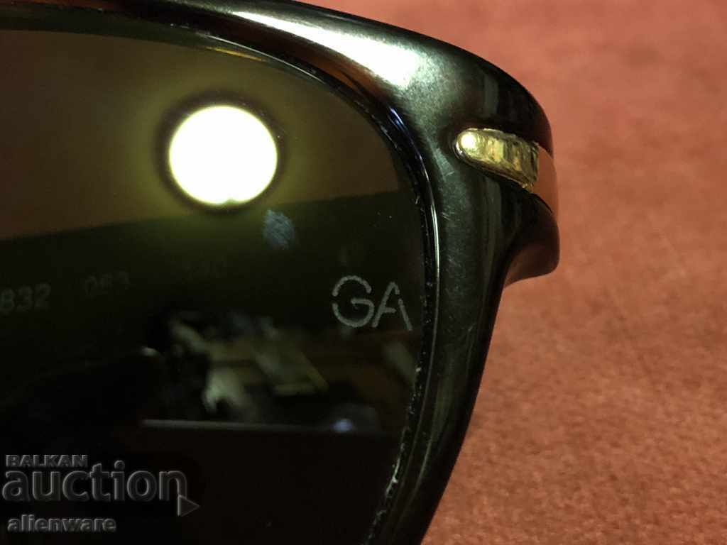 Original vintage sunglasses GEORGIO ARMANI TORTOISE with price 180.00 BGN | € 92.03 Original vintage sunglasses GEORGIO ARMANI TORTOISE with price 180.00 BGN | € 92.03