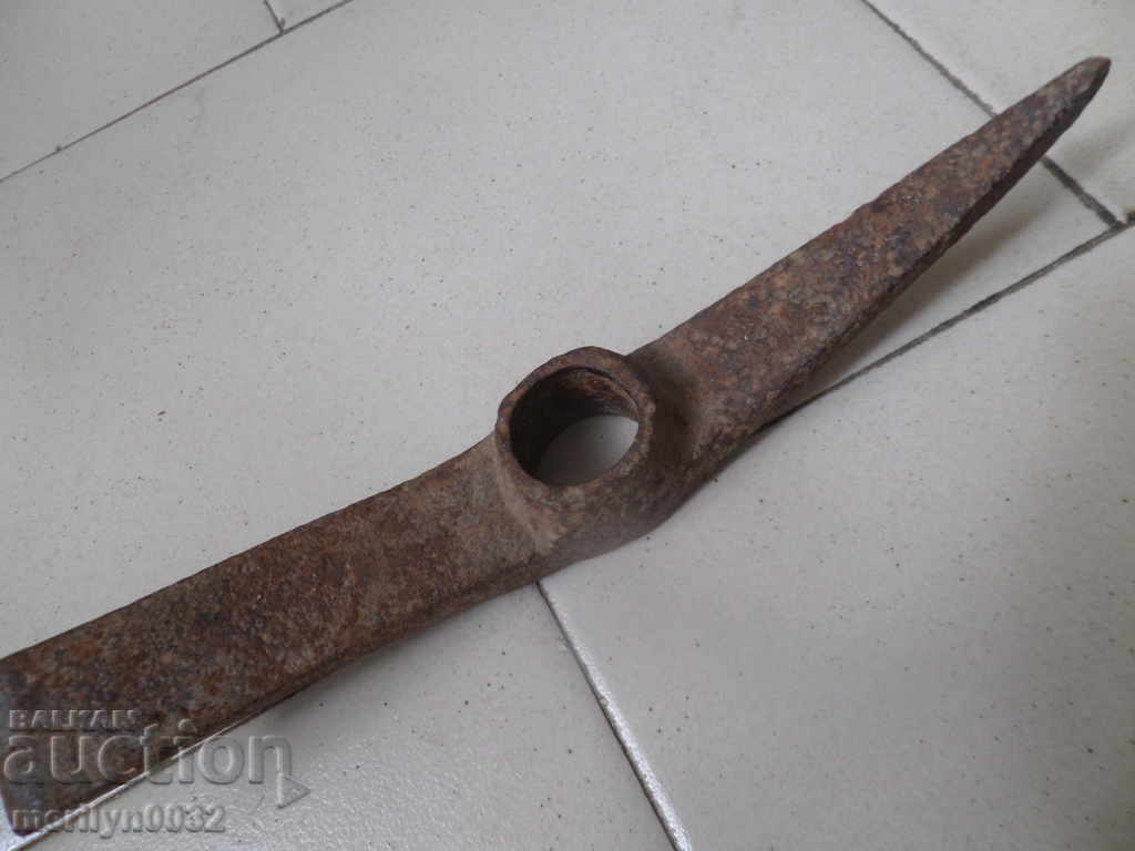 Old forged pigeon, pick, instrument with price 55.00 BGN | € 28.12 Old forged pigeon, pick, instrument with price 55.00 BGN | € 28.12