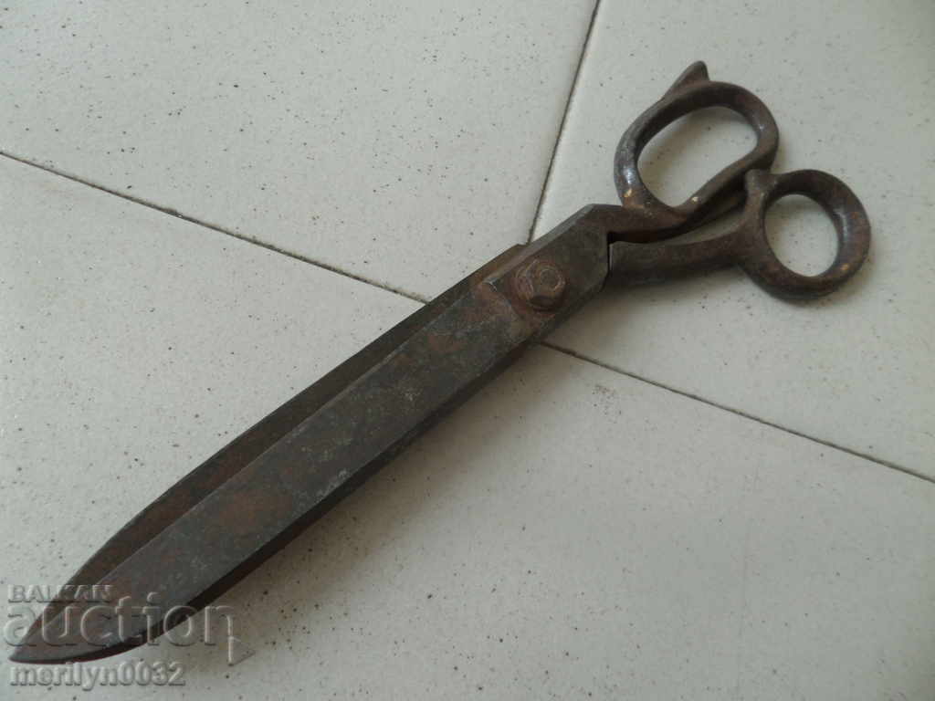 Old scissors scissors old scissors with price 38.00 BGN | € 19.43